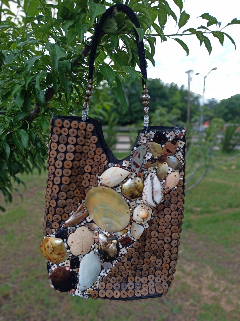 Handcrafted Shell & Wood Bead Tote Bag - Natural Brown - Picture 4 of 9